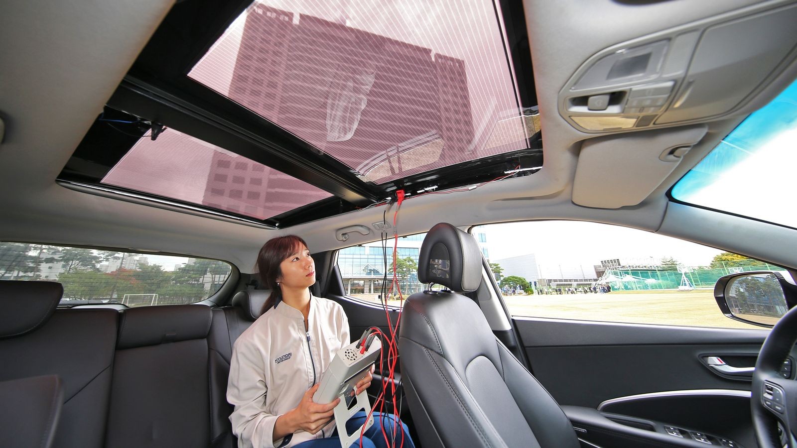 Да будет свет! Автомобили Hyundai и Kia оснастят солнечными батареями post thumbnail image